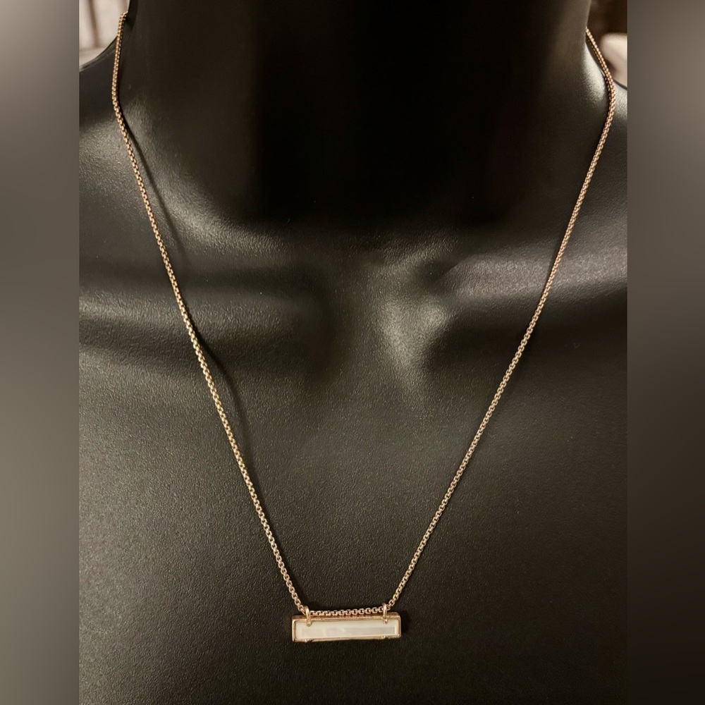 Kendra Scott Leanor Ivory Mother of Pearl Pendant Necklace